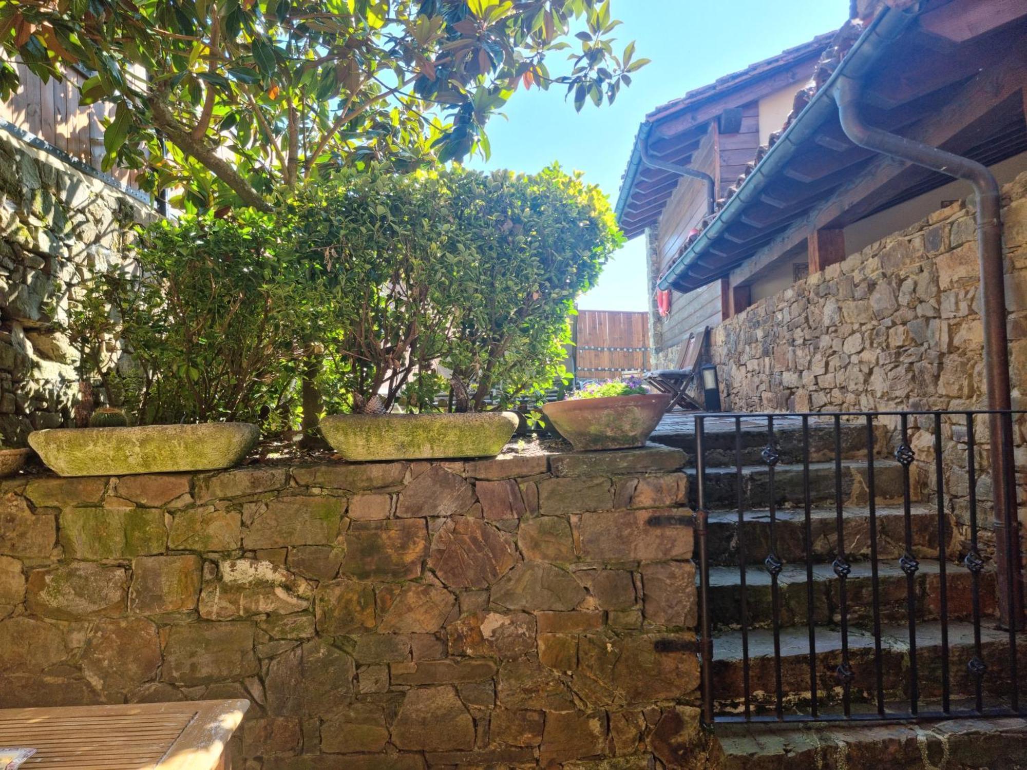 La Casa De Las Chimeneas Tudes Exterior foto